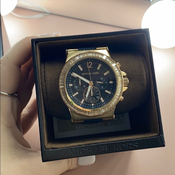 BRAND NEW MICHAEL KORS WATCH. NEVER USED
